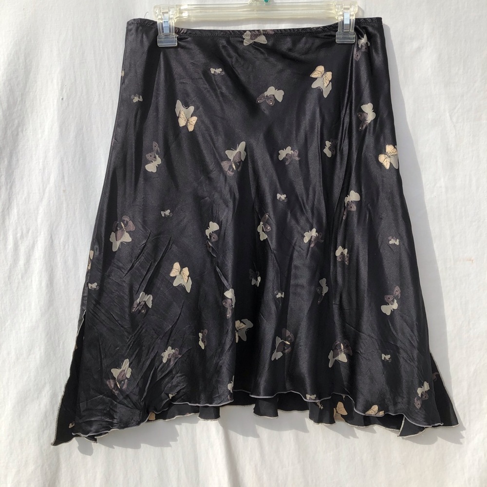 Silk A shape black with butterfly print skirt - Picture 5 of 12